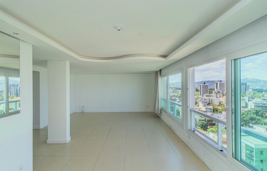 Imagem: O apartamento possui 3 Dormitórios, 1 Suíte, 5 Banheiros