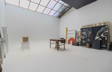 Imagem: A sala comercial à venda possui 2 Banheiros, 3 Vagas na garagem