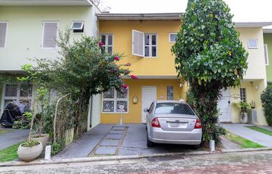 Imagem: A casa possui 3 Dormitórios, 1 Suíte, 2 Banheiros, 2 Vagas