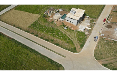 Imagem: O terreno possui 1000m² de Área e Imóvel novo e está localizado