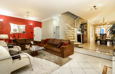 Imagem: A casa possui 4 Dormitórios, 2 Suítes, 4 Banheiros, 3 Vagas