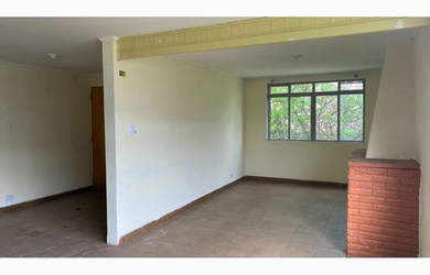 Imagem: A casa possui 6 Dormitórios, 3 Suítes, 5 Banheiros, 10 Vagas