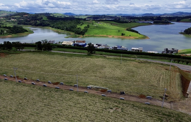 Imagem: O terreno possui 2000m² de Área e está localizado em Centro