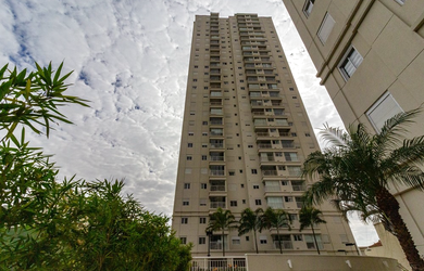 Imagem: O apartamento possui 3 Dormitórios, 1 Suíte, 2 Banheiros