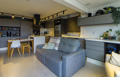 Imagem: O apartamento possui 2 Dormitórios, 1 Suíte, 2 Banheiros