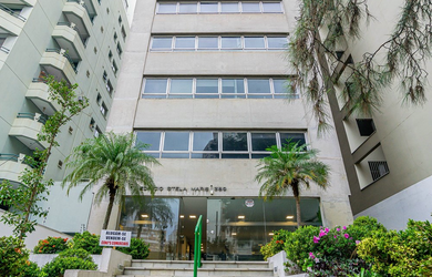 Imagem: A sala comercial possui 1 Banheiro, 1 Vaga na garagem e 73m²