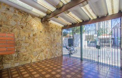 Imagem: A casa possui 3 Dormitórios, 1 Suíte, 3 Banheiros, 1 Vaga