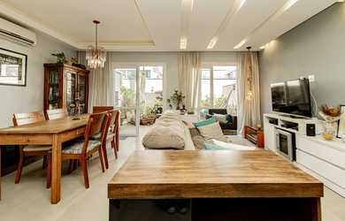 Imagem: A casa possui 3 Dormitórios, 3 Suítes, 4 Banheiros e 127 Vagas