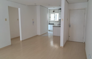 Imagem: O apartamento possui 2 Dormitórios, 1 Suíte, 2 Banheiros