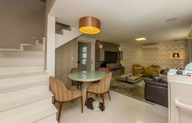 Imagem: A casa possui 3 Dormitórios, 1 Suíte, 3 Banheiros e 3 Vagas