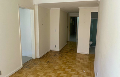 Imagem: O apartamento possui 1 Dormitório, 1 Banheiro, 1 Vaga na garagem