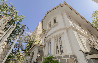 Imagem: A casa possui 4 Dormitórios, 3 Banheiros, 2 Vagas na garagem