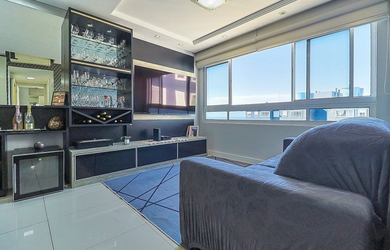 Imagem: O apartamento possui 2 Dormitórios, 1 Banheiro, 1 Vaga na garagem