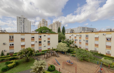 Imagem: O apartamento possui 2 Dormitórios, 1 Banheiro, 1 Vaga na garagem