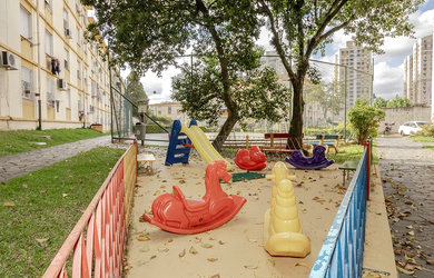 Imagem 2: Apartamento à venda em Porto Alegre, Passo da Areia, com 2 quartos, 47,04m²