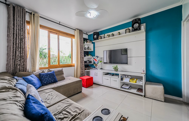 Imagem: O apartamento possui 2 Dormitórios, 1 Banheiro, 2 Vagas na