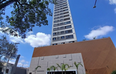 Imagem: O apartamento possui 2 Dormitórios, 1 Banheiro, 1 Vaga na garagem