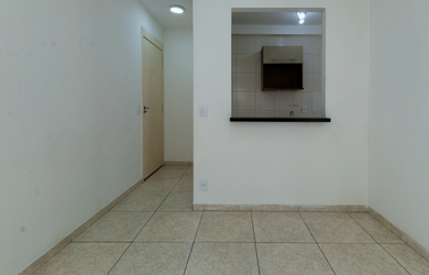 Imagem: O apartamento possui 2 Dormitórios, 1 Banheiro, 1 Vaga na garagem