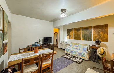 Imagem: O apartamento possui 1 Dormitório, 1 Banheiro, 1 Vaga na garagem