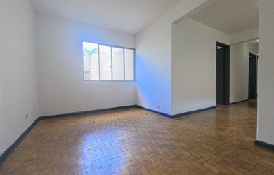 Imagem: O apartamento possui 3 Dormitórios, 1 Banheiro, 1 Vaga na garagem