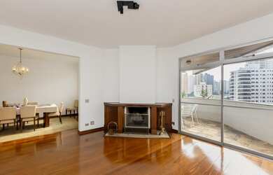 Imagem: 4 dormitórios na Avenida Juriti