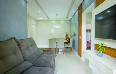 Imagem: O apartamento possui 2 Dormitórios, 1 Banheiro, 1 Vaga na garagem