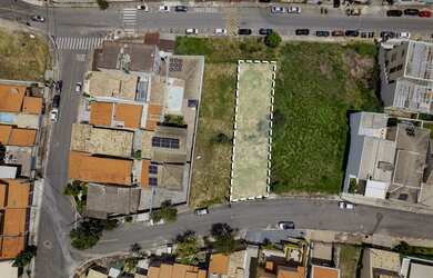 Imagem: O terreno possui 493m² de Área Privada e está localizado