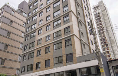 Imagem: O apartamento possui 2 Dormitórios, 1 Suíte, 1 Banheiro e