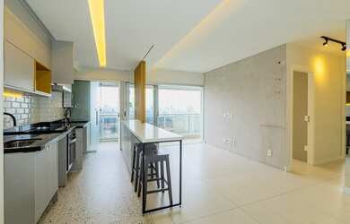 Imagem: O apartamento possui 2 Dormitórios, 1 Suíte, 2 Banheiros