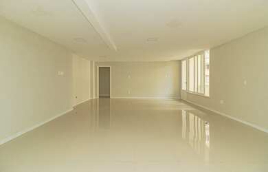 Imagem: O apartamento possui 3 Dormitórios, 1 Suíte, 3 Banheiros