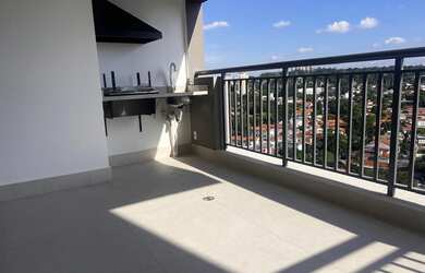 Imagem: O apartamento possui 2 Dormitórios, 1 Suíte, 2 Banheiros