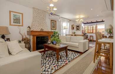 Imagem: A casa em condomínio possui 3 Dormitórios, 1 Suíte, 3 Banheiros