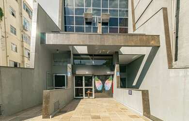 Imagem: A sala comercial possui 2 Vagas na garagem, 201m² de Área