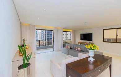 Imagem: O apartamento possui 4 Dormitórios, 3 Suítes, 5 Banheiros