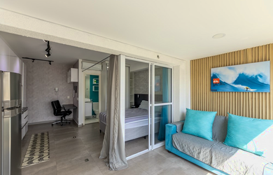 Imagem: O studio possui 1 Dormitório, 1 Suíte, 1 Banheiro, 1 Vaga