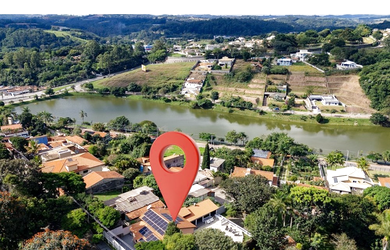 Imagem: A casa possui 3 Dormitórios, 1 Suíte, 6 Banheiros, 10 Vagas