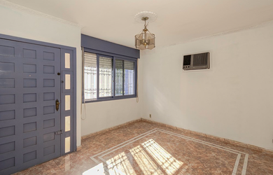 Imagem: A casa possui 3 Dormitórios, 1 Suíte, 4 Banheiros, 4 Vagas