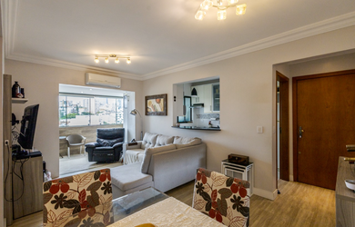 Imagem: O apartamento possui 2 Dormitórios, 1 Suíte, 2 Banheiros