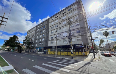 Imagem: O apartamento possui 2 Dormitórios, 1 Suíte, 2 Banheiros