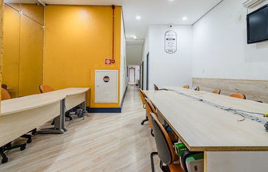 Imagem: A sala comercial possui 5 Banheiros, 165m² de Área e está