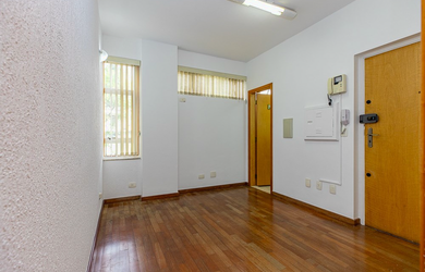 Imagem: A sala comercial possui 2 Banheiros, 1 Vaga na garagem e 48m²