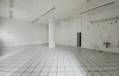 Imagem: A loja possui 1 Banheiro e está localizado em Centro Histórico