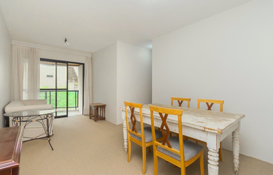 Imagem: O apartamento possui 2 Dormitórios, 1 Suíte, 2 Banheiros