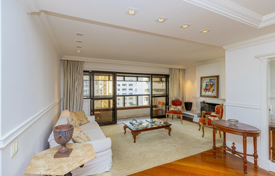 Imagem: O apartamento possui 4 Dormitórios, 3 Suítes, 5 Banheiros