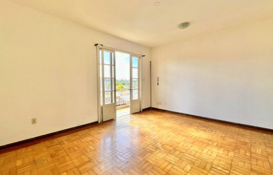 Imagem: O apartamento à venda possui 2 Dormitórios, 1 Banheiro, 100m²