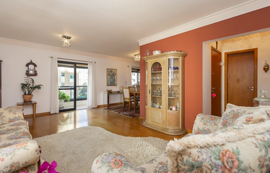 Imagem: O apartamento possui 4 Dormitórios, 2 Suítes, 5 Banheiros