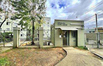 Imagem: O apartamento possui 2 Dormitórios, 1 Banheiro, 1 Vaga na garagem