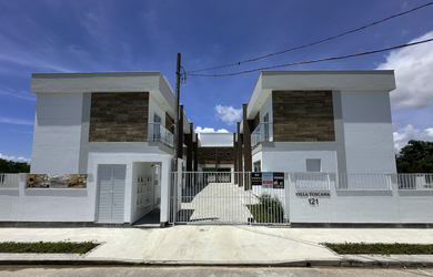 Imagem: A casa em condomínio possui 2 Dormitórios, 2 Suítes, 3 Banheiros