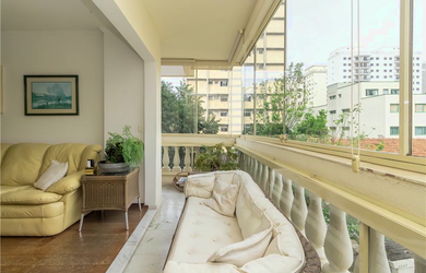 Imagem: O apartamento possui 4 Dormitórios, 1 Suíte, 4 Banheiros