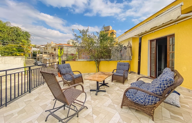 Imagem: A casa possui 3 Dormitórios, 1 Suíte, 4 Banheiros, 2 Vagas